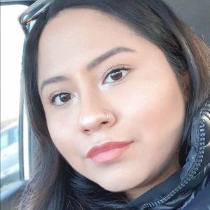 Meet your Posher, Leslie